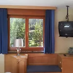 Brigitte Hike & Bike Bed and Breakfast 3*