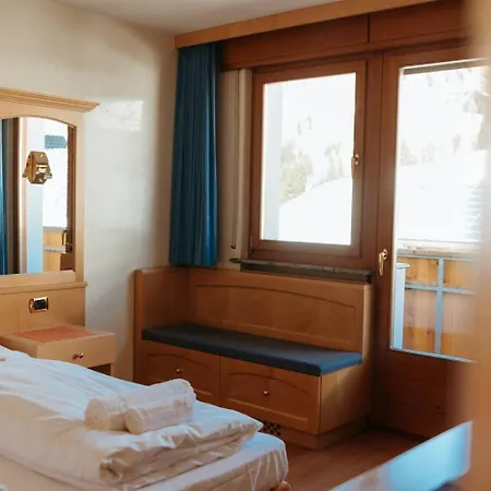 فندق مبيت وإفطار Brigitte Hike & Bike 3*