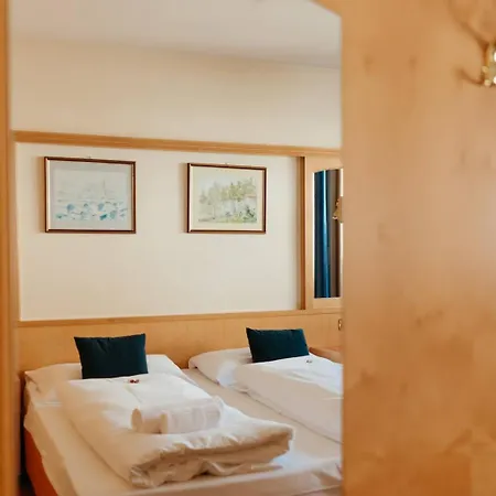 Brigitte Hike & Bike فندق مبيت وإفطار 3*